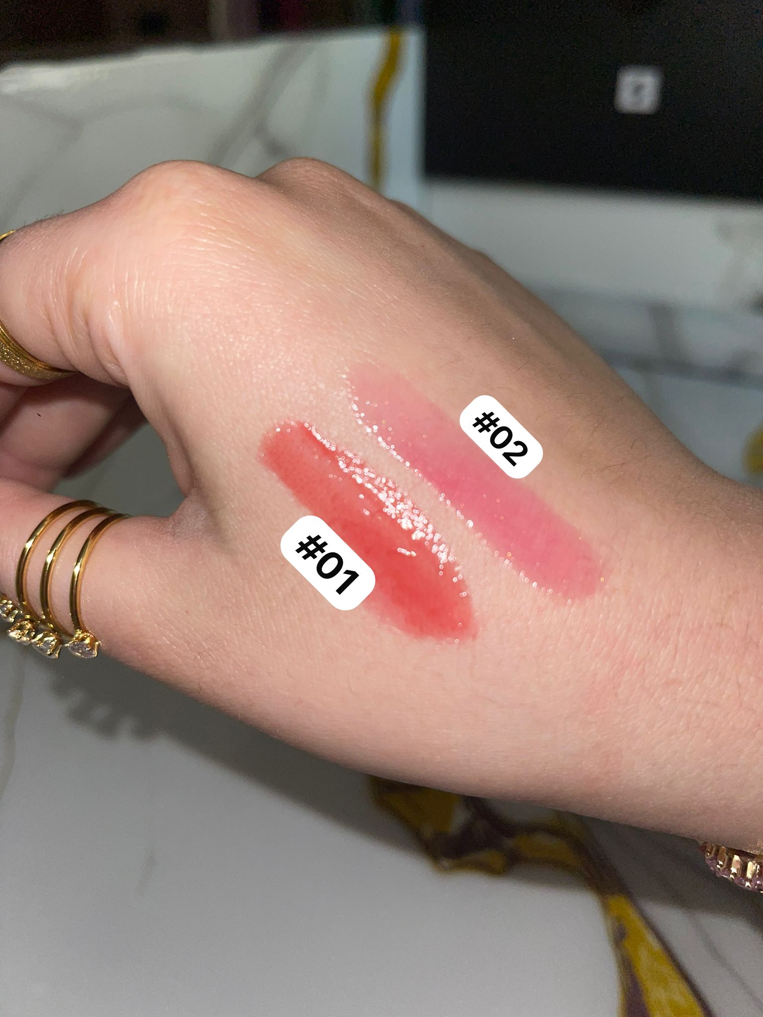 LIP GLOSS