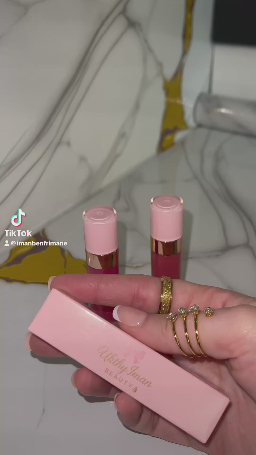 LIP GLOSS